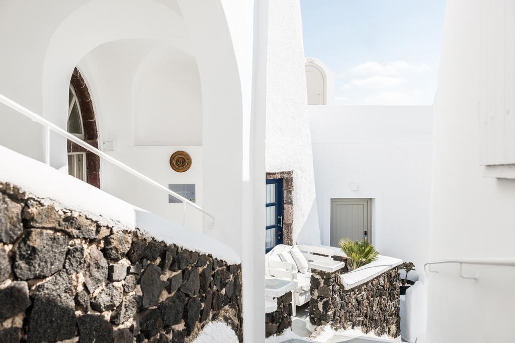 On The Rocks - Small Luxury Hotels Of The World (Adults Only) Imerovigli  Zewnętrze zdjęcie